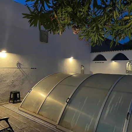 Avec Piscine Proche Des Grands Buffets Βίλα